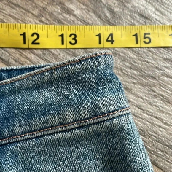 St. John straight leg jeans Embellished Crystal Rose on back pocket women’s sz 2 - Picture 6 of 12